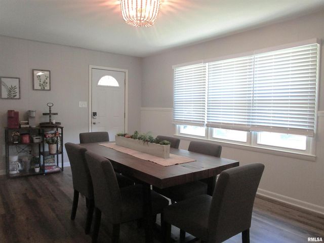 304 APRIL Avenue, Carmi, IL 62821