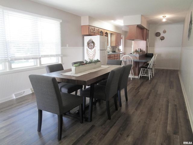 304 APRIL Avenue, Carmi, IL 62821