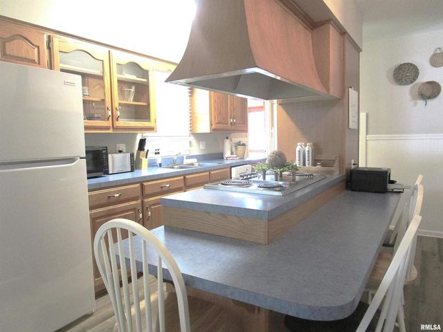 304 APRIL Avenue, Carmi, IL 62821