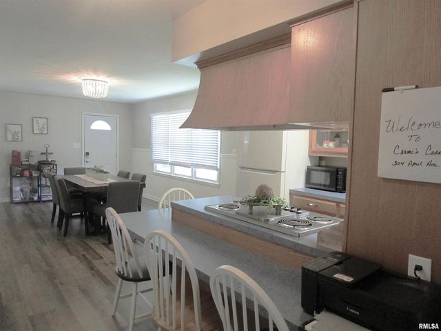 304 APRIL Avenue, Carmi, IL 62821