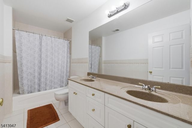 31 Phillip Dr, Parsippany-troy Hills Twp., NJ 07054