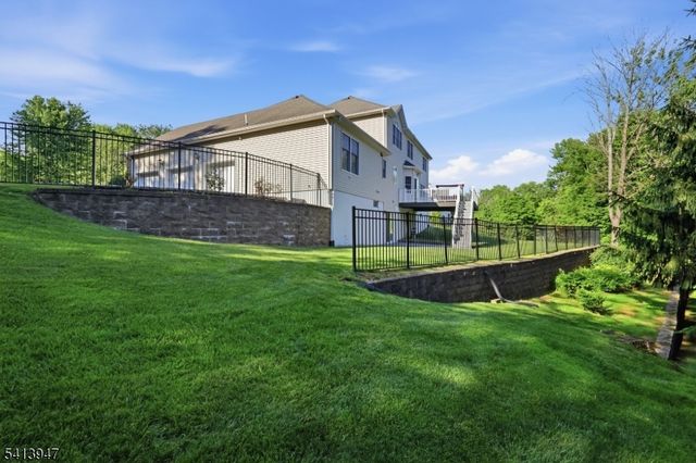31 Phillip Dr, Parsippany-troy Hills Twp., NJ 07054
