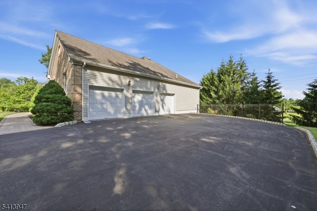 31 Phillip Dr, Parsippany-troy Hills Twp., NJ 07054