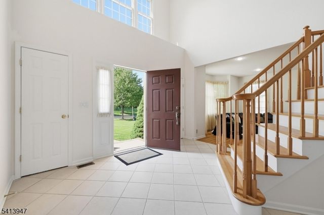 31 Phillip Dr, Parsippany-troy Hills Twp., NJ 07054