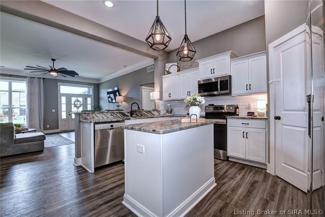 9008 Haylyn Lane, Georgetown, IN 47122