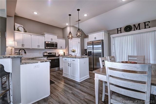 9008 Haylyn Lane, Georgetown, IN 47122