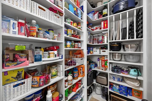 2024 Symphony Ave, Roseville, CA 95747