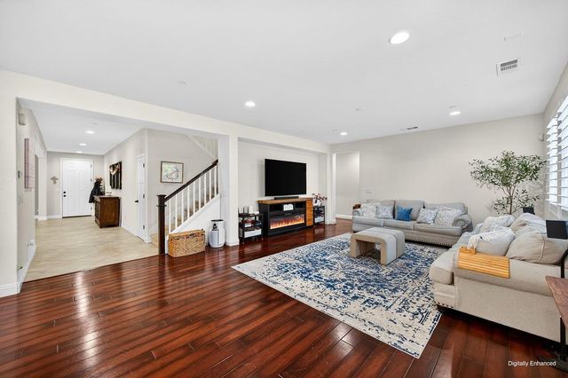 2024 Symphony Ave, Roseville, CA 95747