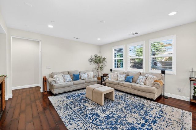 2024 Symphony Ave, Roseville, CA 95747