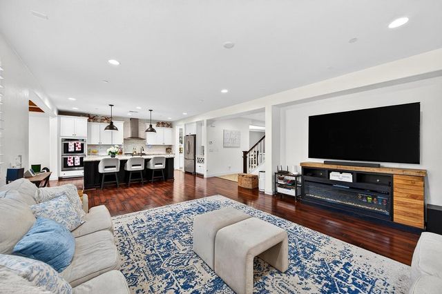 2024 Symphony Ave, Roseville, CA 95747