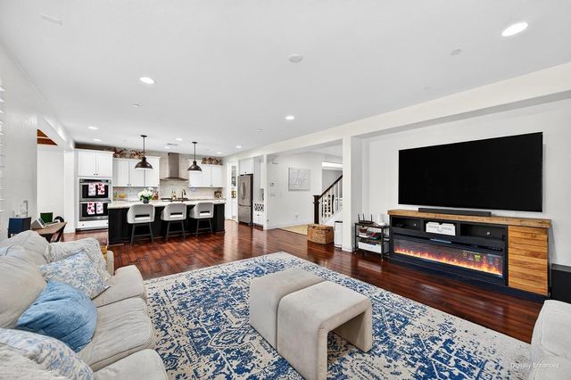 2024 Symphony Ave, Roseville, CA 95747