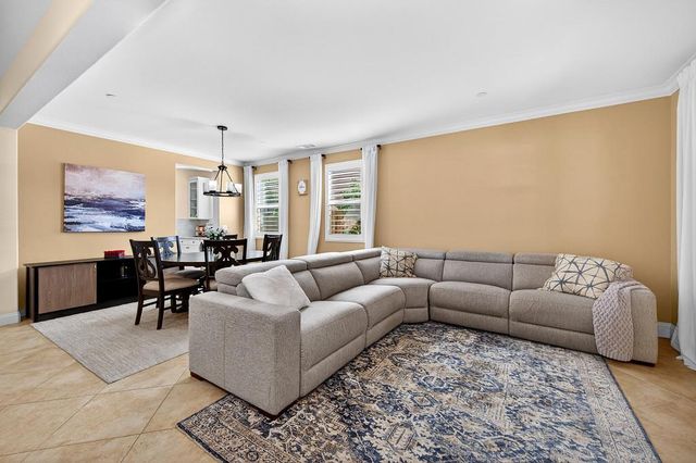 2024 Symphony Ave, Roseville, CA 95747