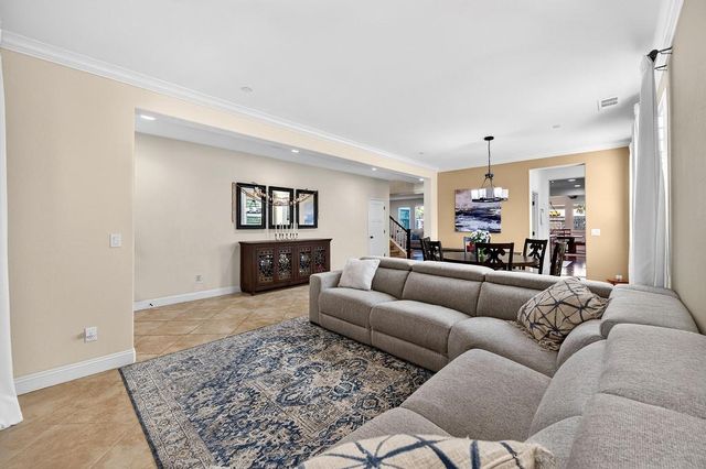 2024 Symphony Ave, Roseville, CA 95747