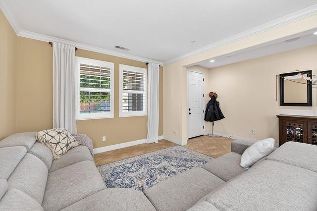 2024 Symphony Ave, Roseville, CA 95747