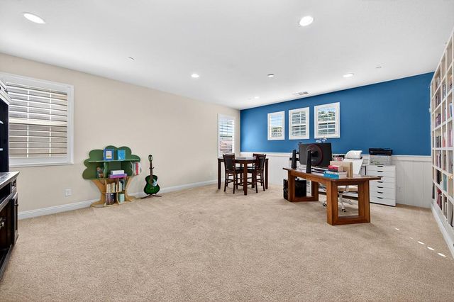 2024 Symphony Ave, Roseville, CA 95747