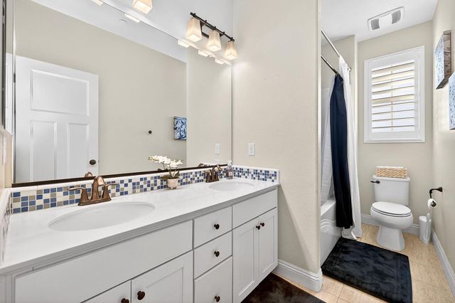 2024 Symphony Ave, Roseville, CA 95747