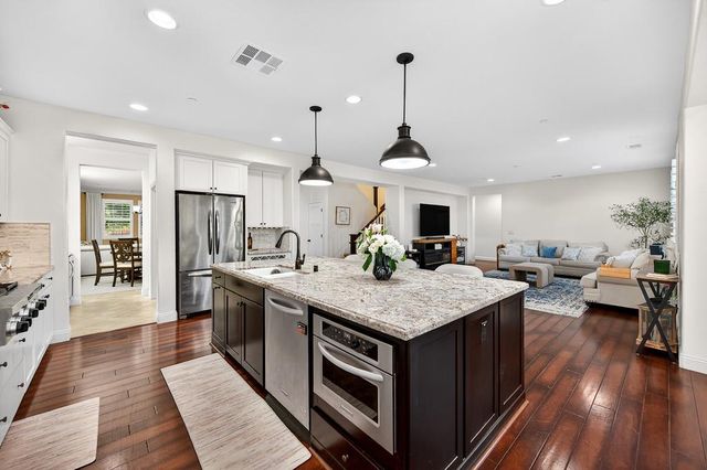 2024 Symphony Ave, Roseville, CA 95747