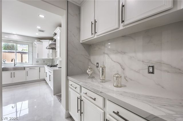 6809 Via Locanda Avenue, Las Vegas, NV 89131
