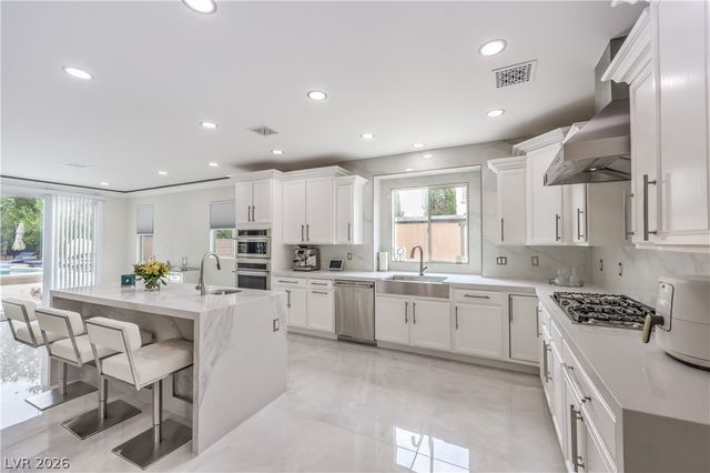 6809 Via Locanda Avenue, Las Vegas, NV 89131