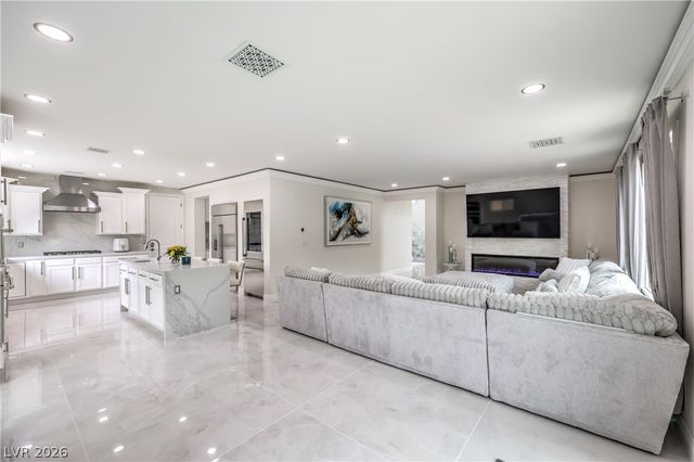 6809 Via Locanda Avenue, Las Vegas, NV 89131