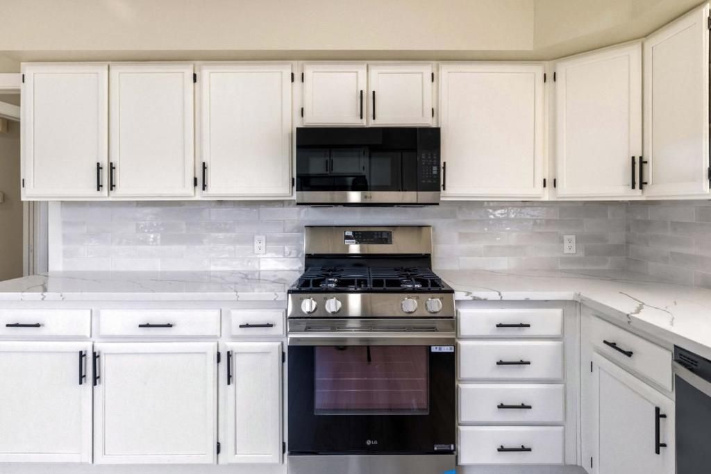 Image 11 of property listing at 788 Bedford Drive, Salinas, CA 93901