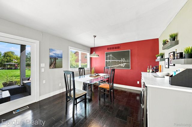 26925 S River Road, Harrison Charter Township, MI 48045