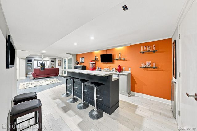26925 S River Road, Harrison Charter Township, MI 48045