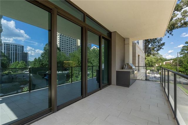 2520 Peachtree NW Road 403, Atlanta, GA 30305