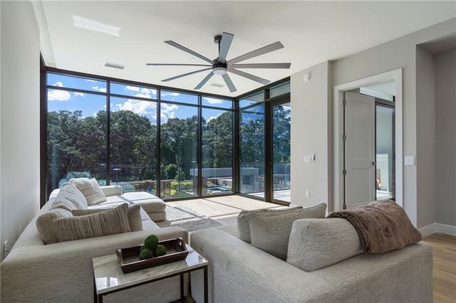 2520 Peachtree NW Road 403, Atlanta, GA 30305