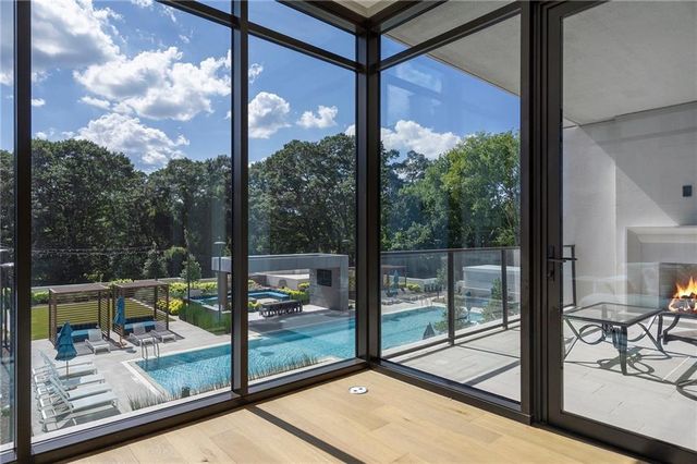 2520 Peachtree NW Road 403, Atlanta, GA 30305