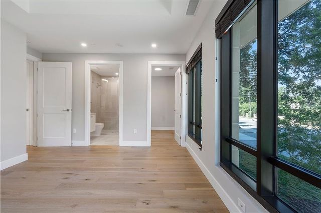 2520 Peachtree NW Road 403, Atlanta, GA 30305