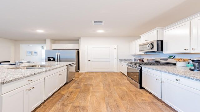 533 Lake Ridge Boulevard, Summerville, SC 29486