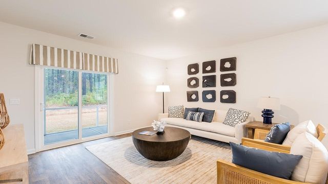 533 Lake Ridge Boulevard, Summerville, SC 29486