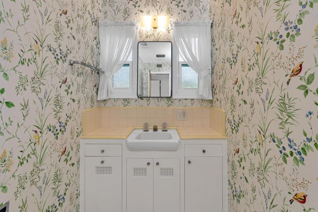 157 N Park Drive, Madera, CA 93637