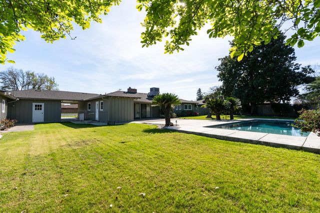 157 N Park Drive, Madera, CA 93637