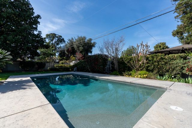 157 N Park Drive, Madera, CA 93637