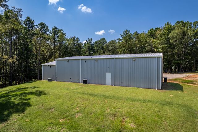 1000 W Main Street, Chandler, TX 75758