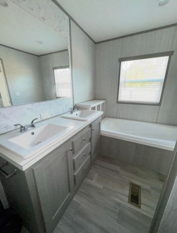 18 Daffodil Court, Defuniak Springs, FL 32433