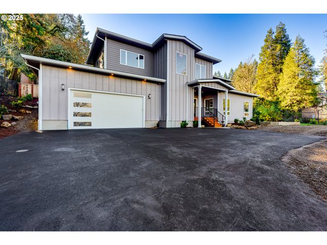 2240 W 25TH Pl, Eugene, OR 97405