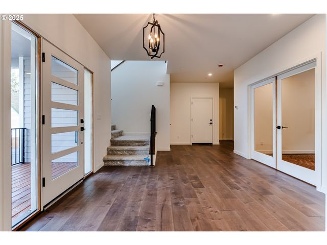 2240 W 25TH Pl, Eugene, OR 97405