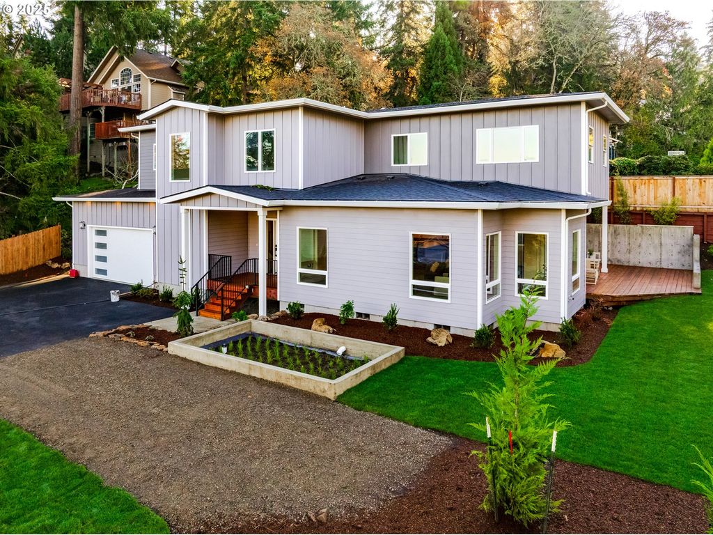 2240 W 25TH Pl, Eugene, OR 97405