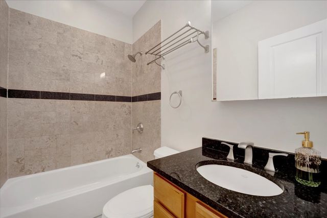 4055 N Central Park Avenue 1, Chicago, IL 60618