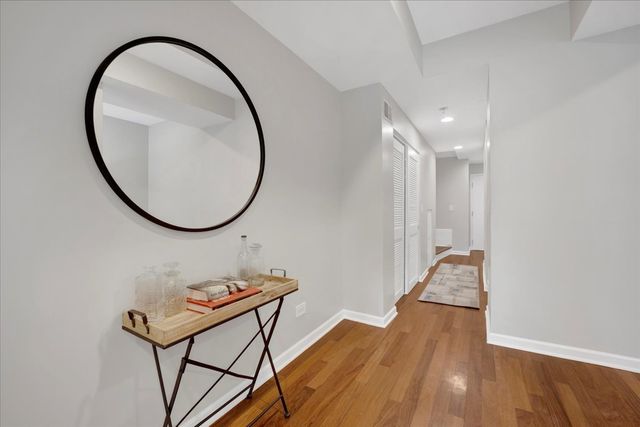 4055 N Central Park Avenue 1, Chicago, IL 60618