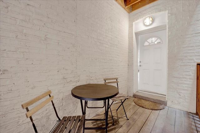 4055 N Central Park Avenue 1, Chicago, IL 60618