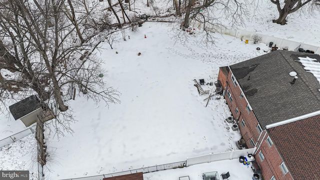 3303 S KESWICK CIR, Philadelphia, PA 19114