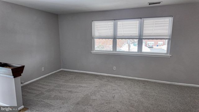 3303 S KESWICK CIR, Philadelphia, PA 19114