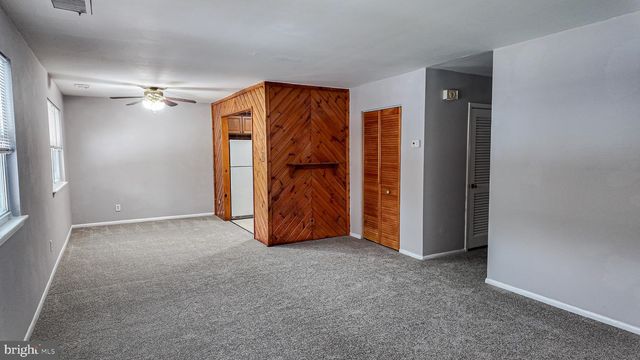 3303 S KESWICK CIR, Philadelphia, PA 19114