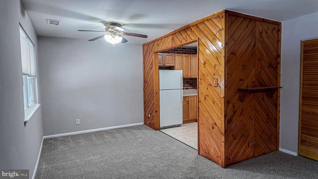 3303 S KESWICK CIR, Philadelphia, PA 19114