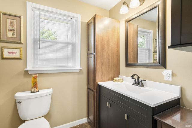 1809 E McKinley Avenue, Mishawaka, IN 46545