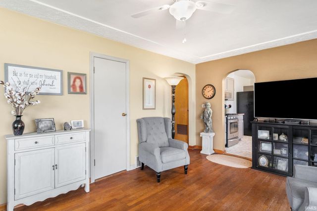 1809 E McKinley Avenue, Mishawaka, IN 46545